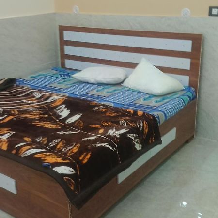 Shree Hari Guest House Ayodhya Buitenkant foto