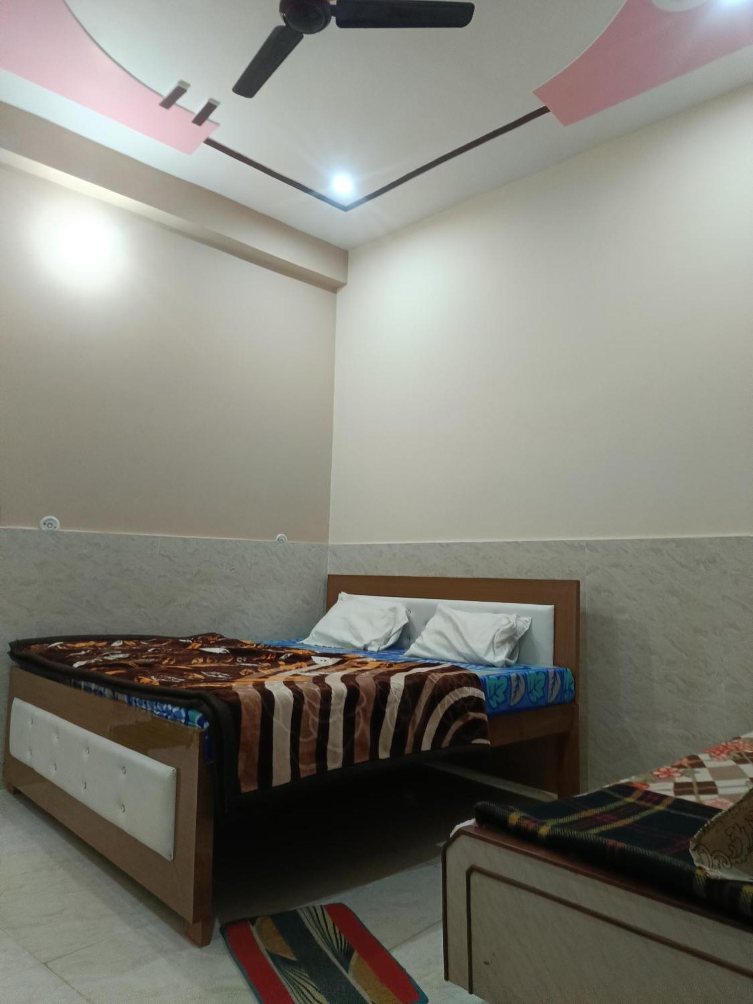Shree Hari Guest House Ayodhya Buitenkant foto